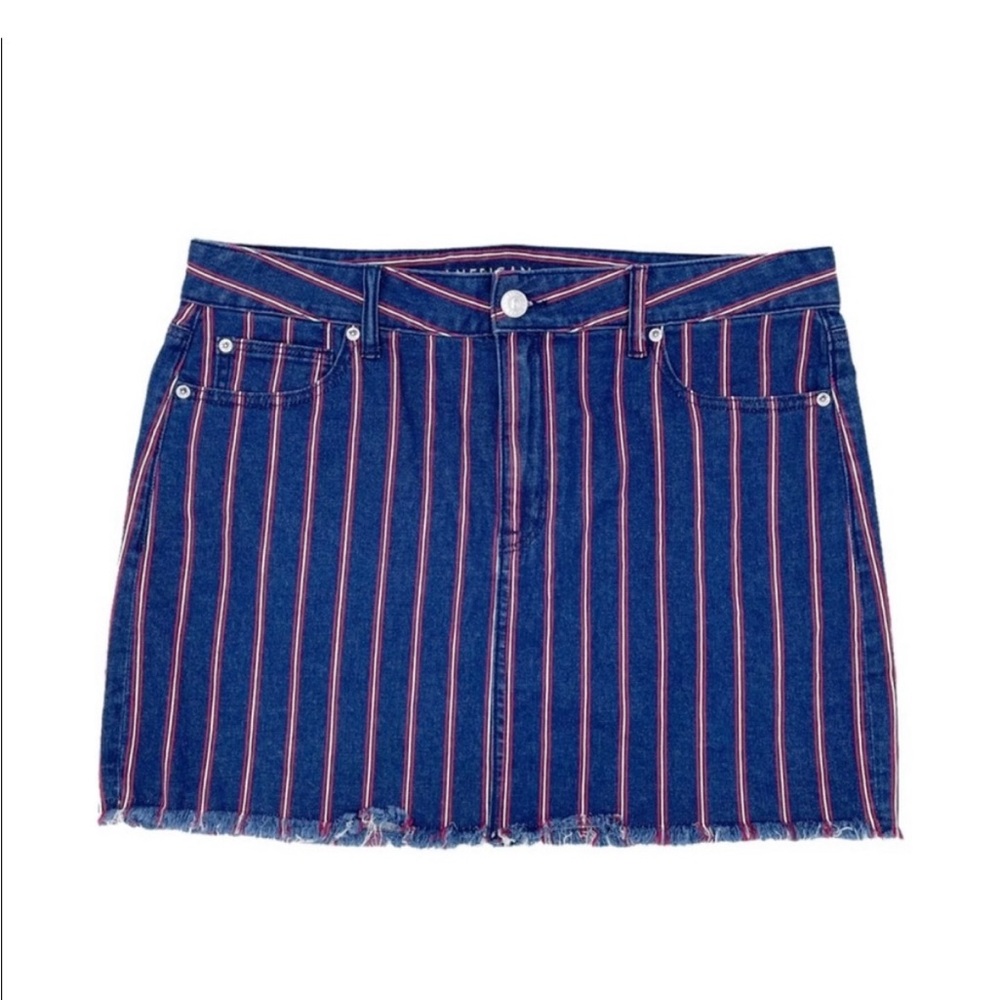 American Eagle Red and White Mini Skirt Casual Chic